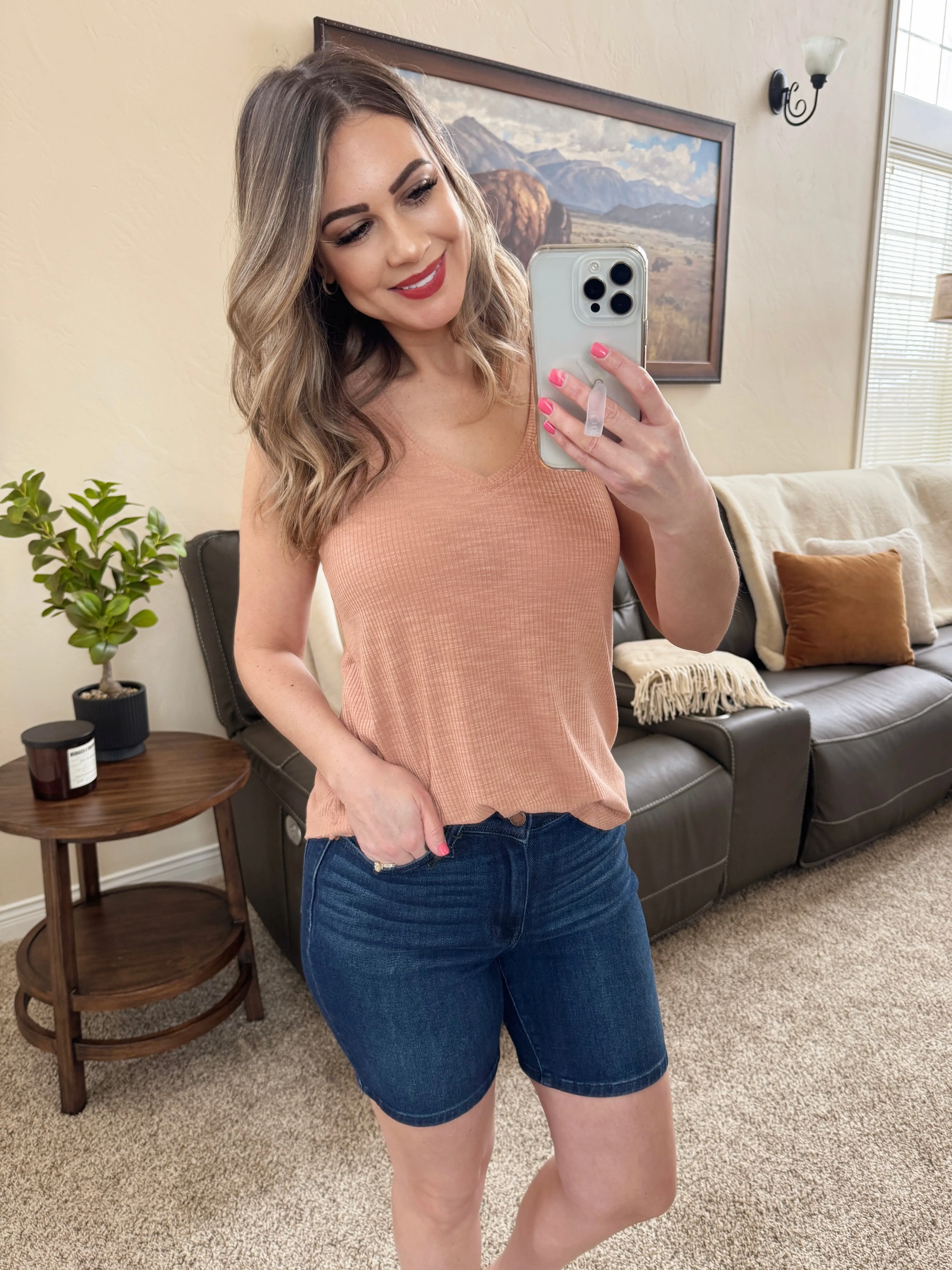 Judy Blue Jean Shorts In Dark Wash