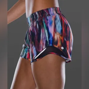 Lululemon Hotty Hot Short II *Long 4&quot; in Chroma Fusion Multi / Black Size 8