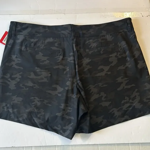 Spanx 3X Shorts 6” Sunshine Shorts in Black Camo NWT