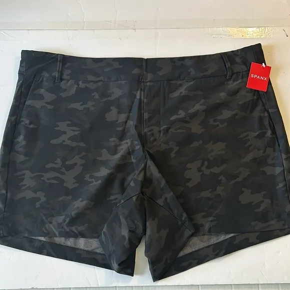 Spanx 3X Shorts 6” Sunshine Shorts in Black Camo NWT