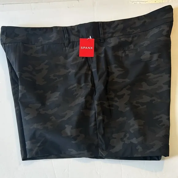 Spanx 3X Shorts 6” Sunshine Shorts in Black Camo NWT