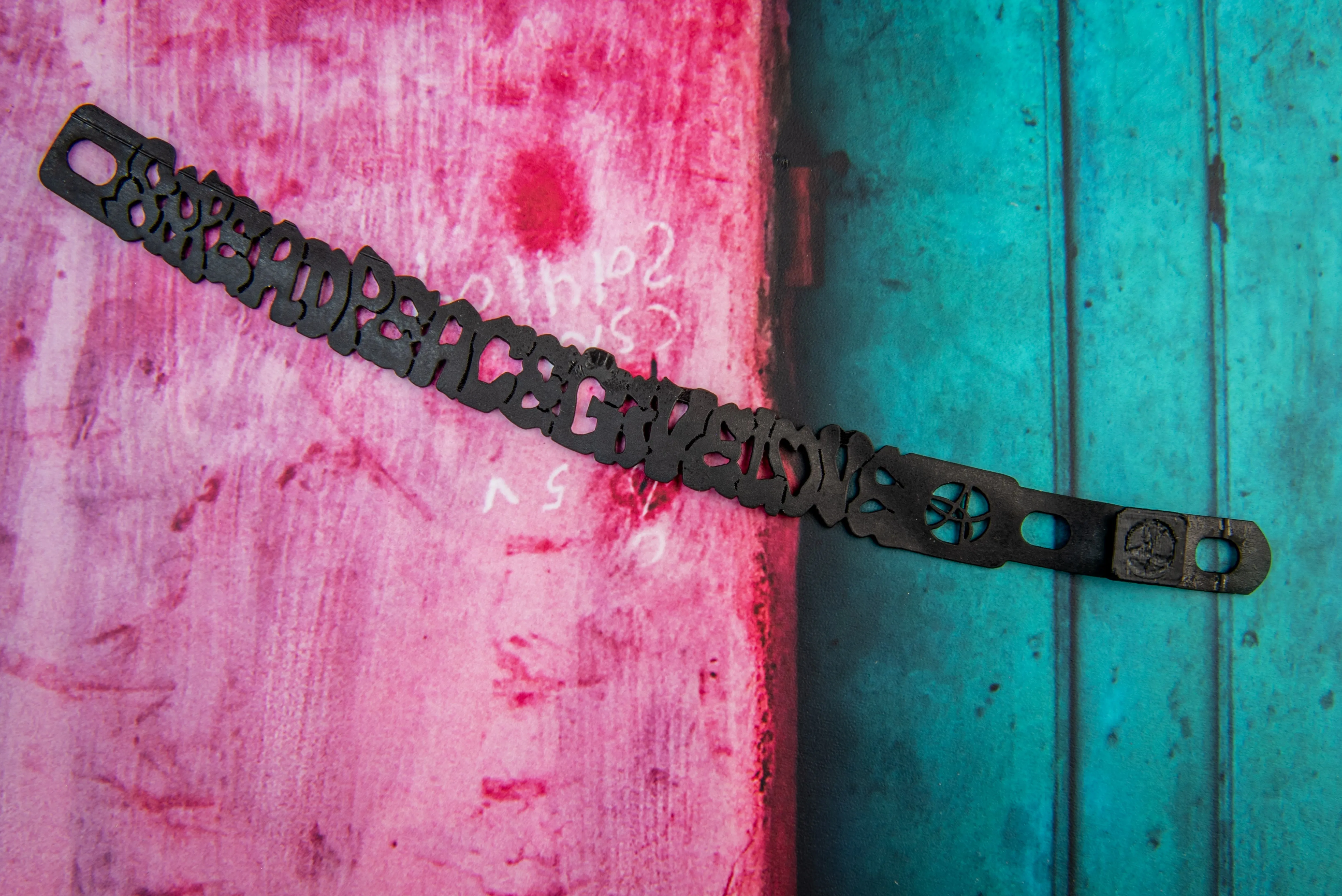 spread peace, give love graffiti bracelet “SPGL”