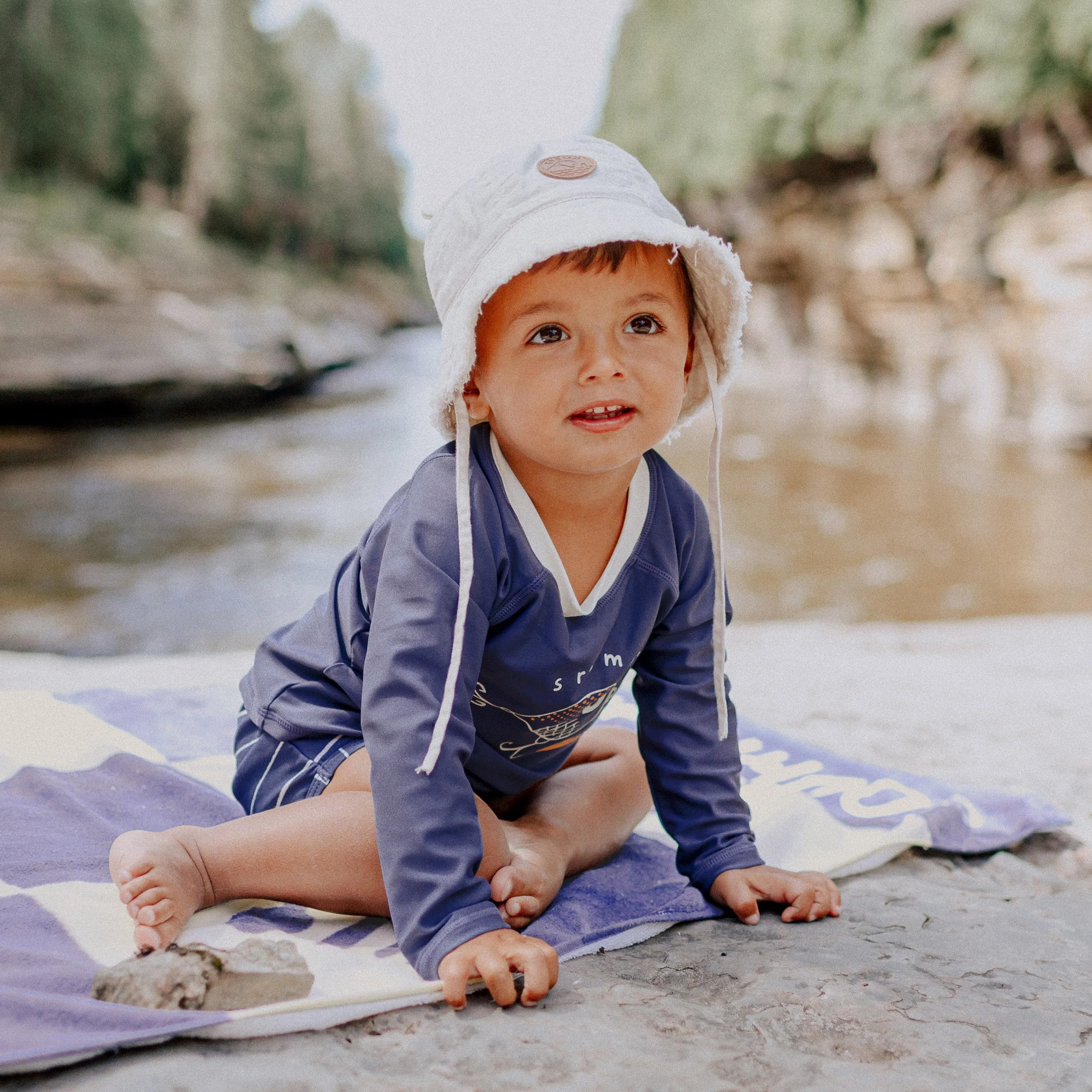 T-shirt de bain bleu à manches longues, bébé || Blue bathing t-shirt with long sleeved, baby
