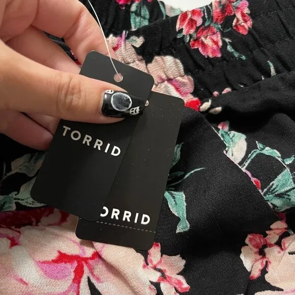 Torrid Womens NWT Black Floral Pockets Ruffle 5 Inch Gauze High-Rise Shorts 2X